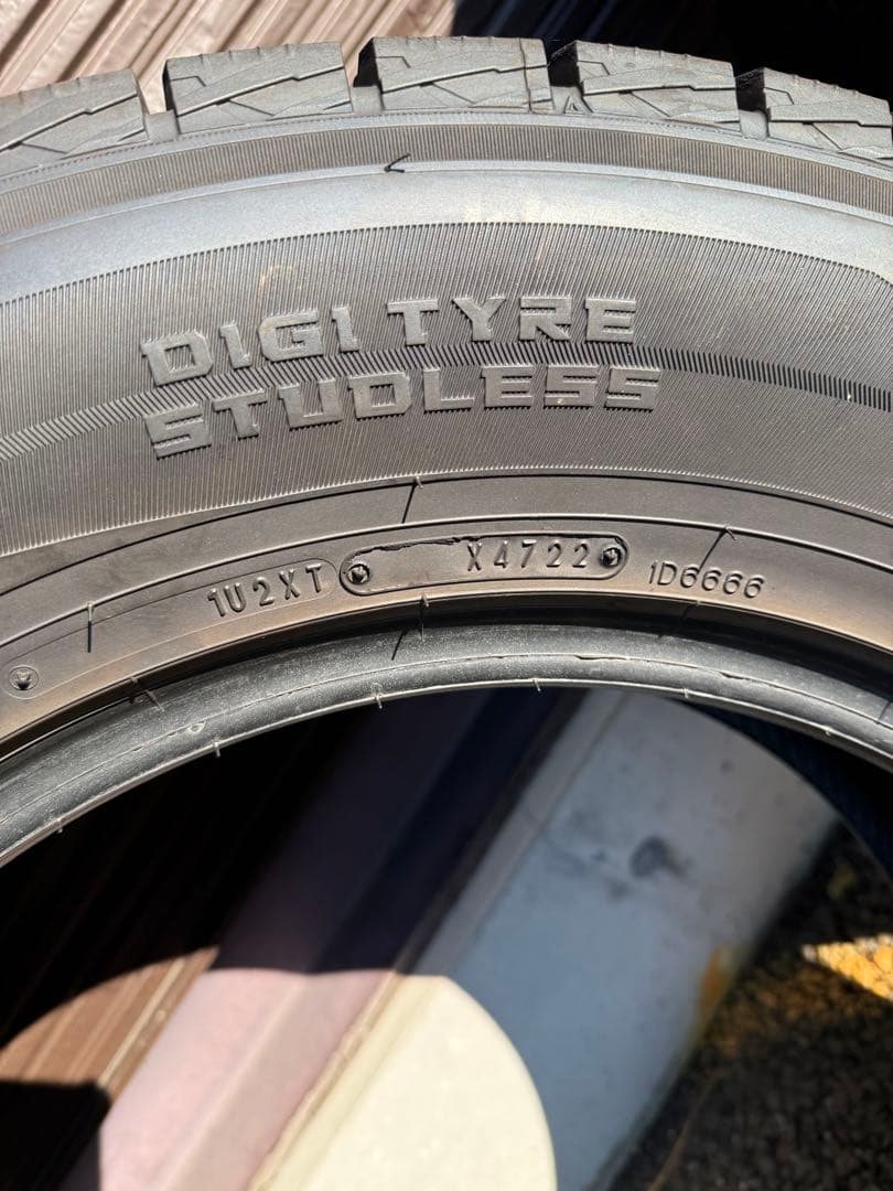 DUNLOP ウィンターマックスSJ8 265/60r18 スタッドレスタイヤ