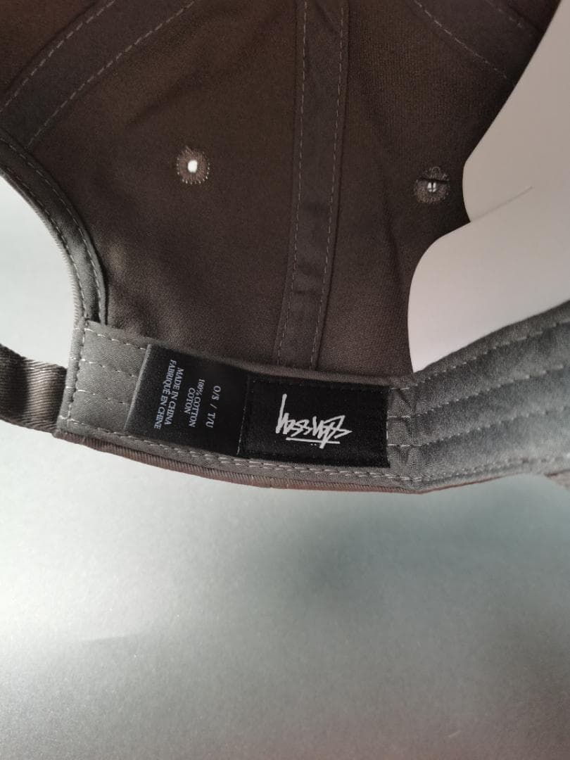 メ*0様 Stussy グレイ ベースボールキャップ
