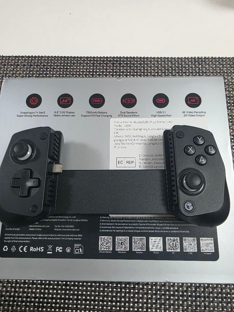 ALLODOCUBE iPlay70 mini Ultra 本体
