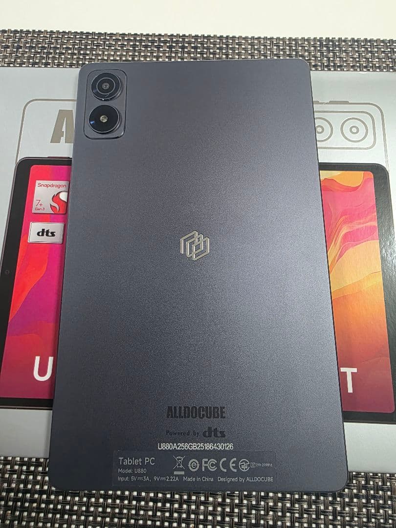 ALLODOCUBE iPlay70 mini Ultra 本体