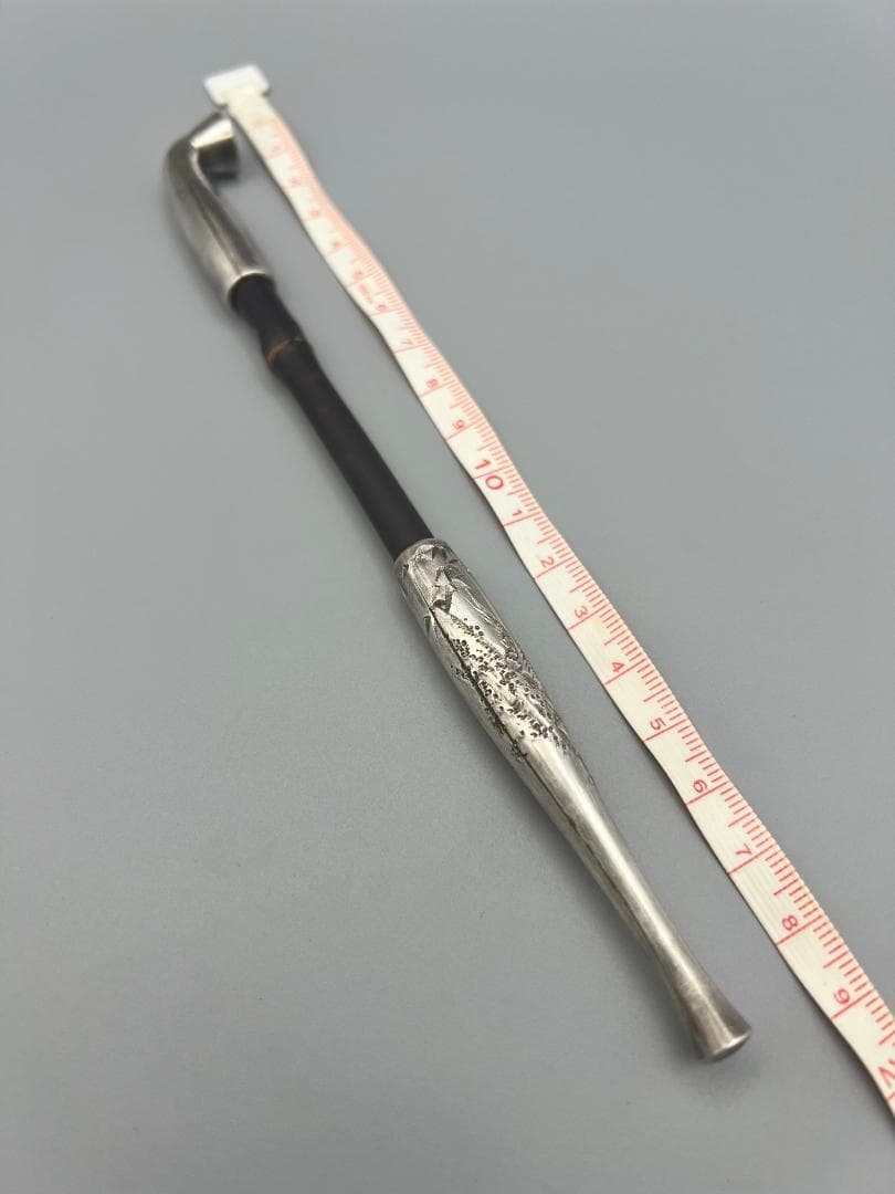 【海】銀煙管　キセル　刻印有　竹虎文　細密手彫　銀細工　アンティーク
