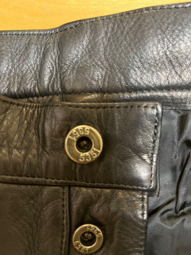 5351 pour les hommesレザーパンツ 美品