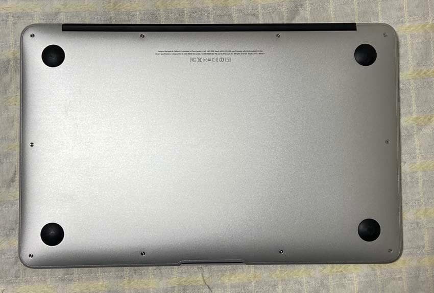 動作品！ Apple MacBook Air Mid 2012 A1465