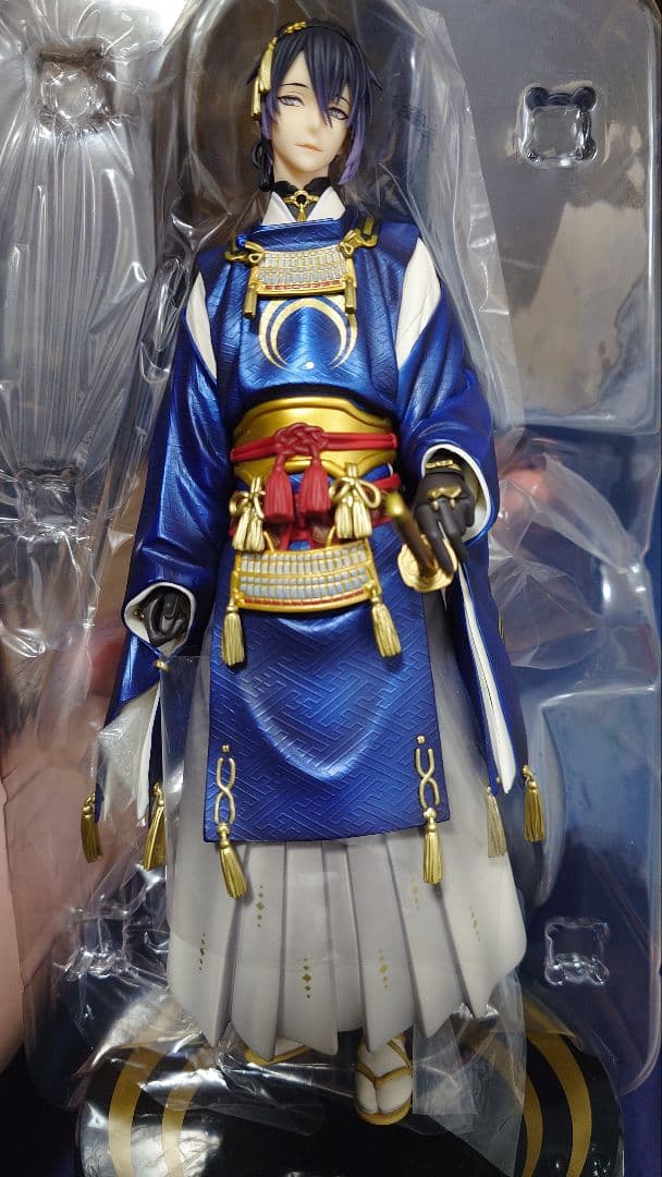 刀剣乱舞　三日月宗近　フィギュア