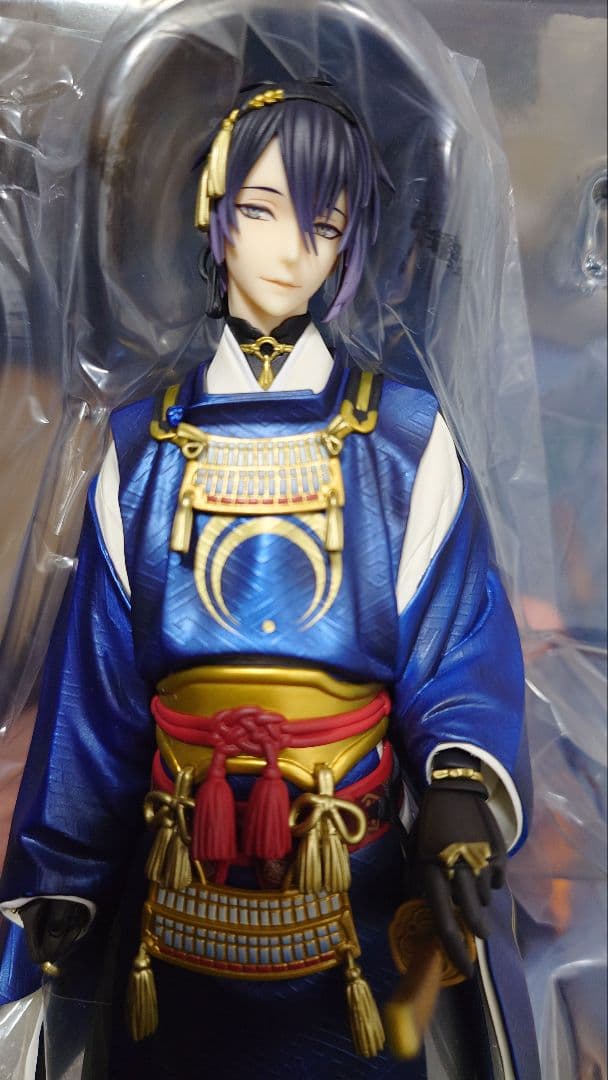 刀剣乱舞　三日月宗近　フィギュア