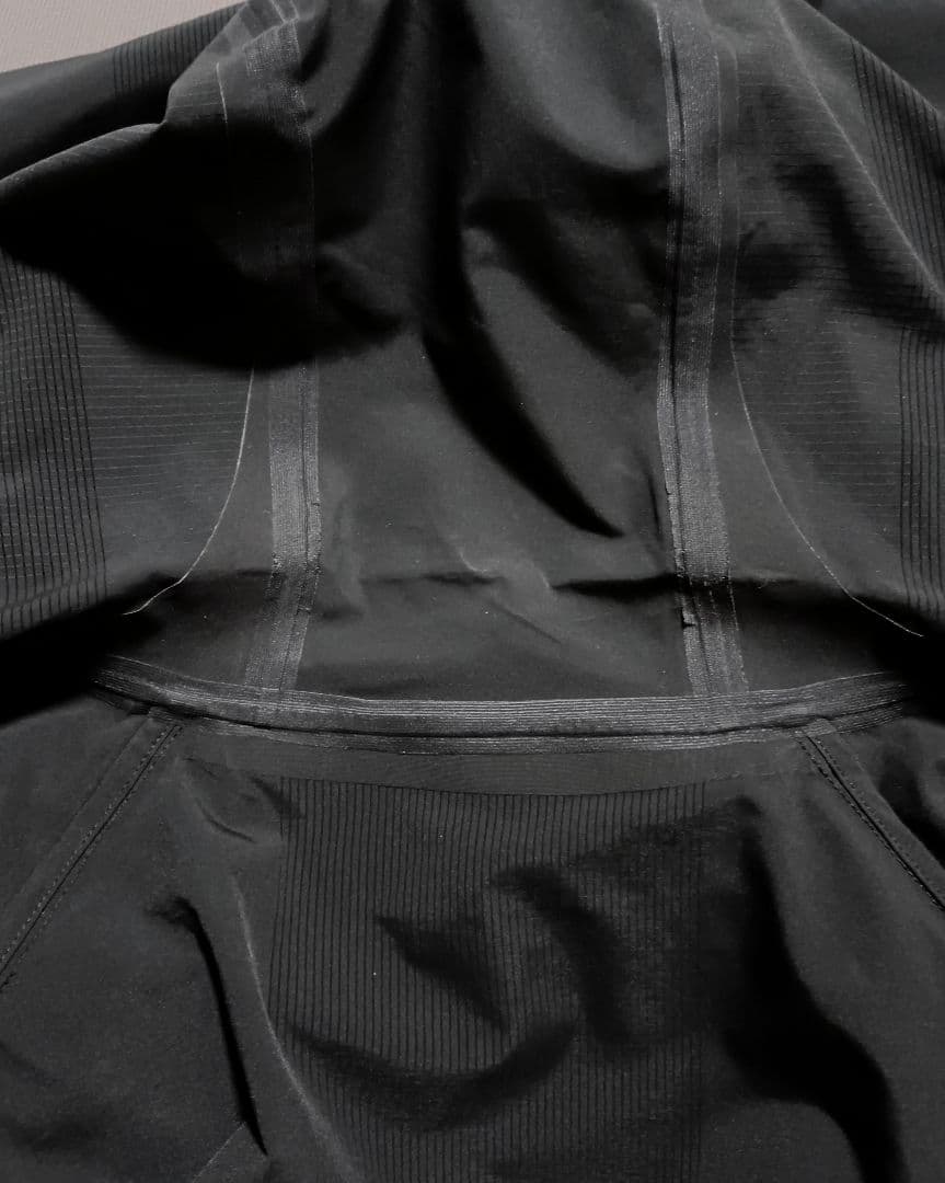 デサントオルテライン SCHEMATECH AIR STRETCH JACKET