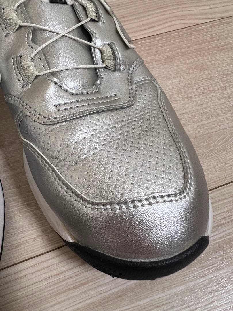美品New Balance ゴルフシューズ 女性用 23.5cm