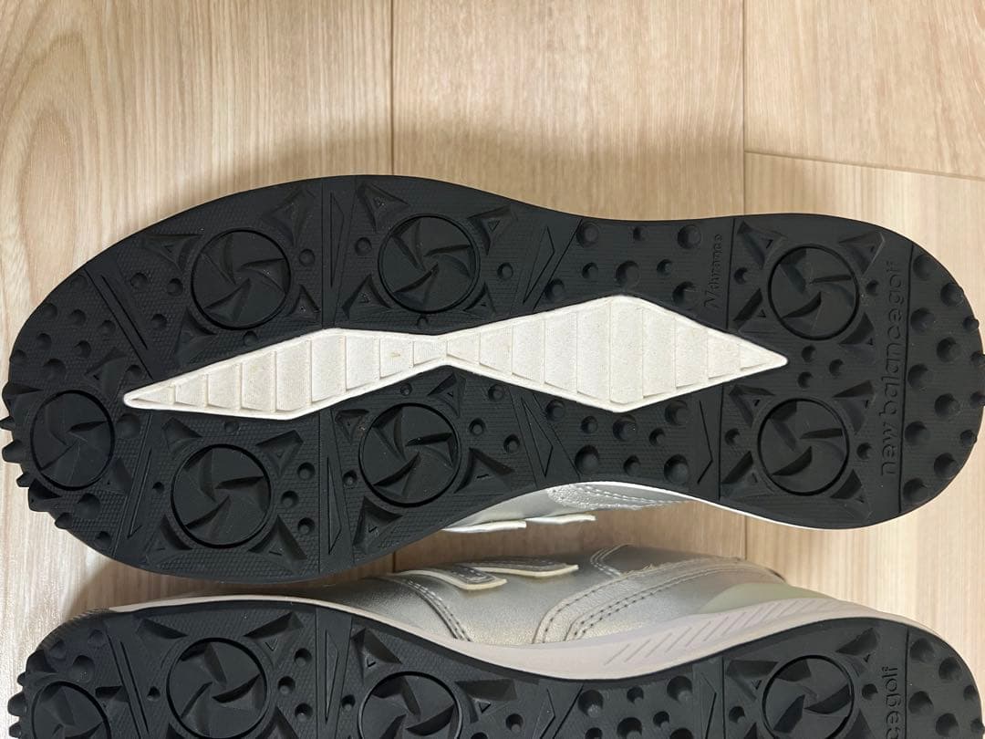 美品New Balance ゴルフシューズ 女性用 23.5cm