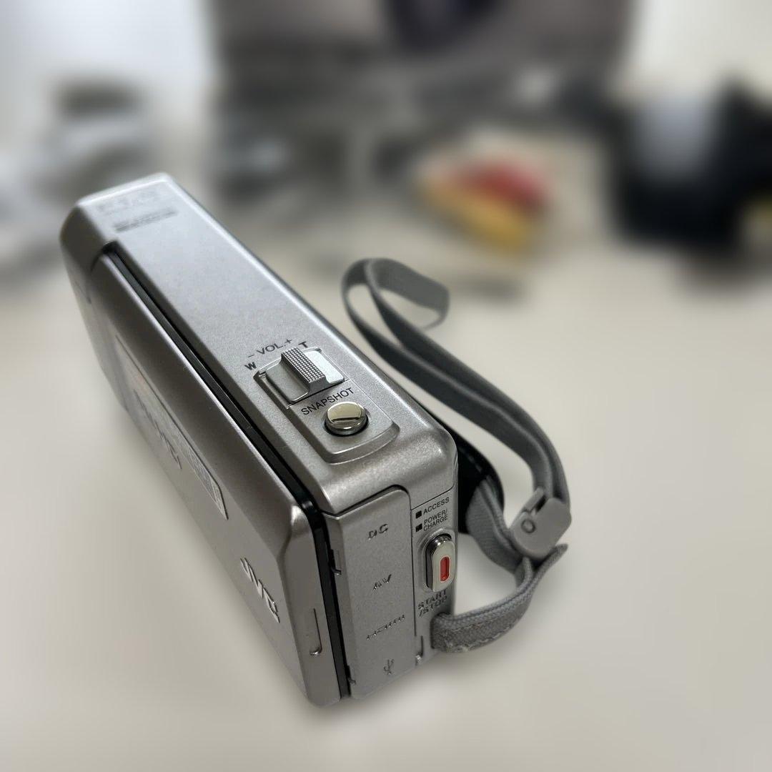 JVC Everio GZ-V590 64GB シルバー