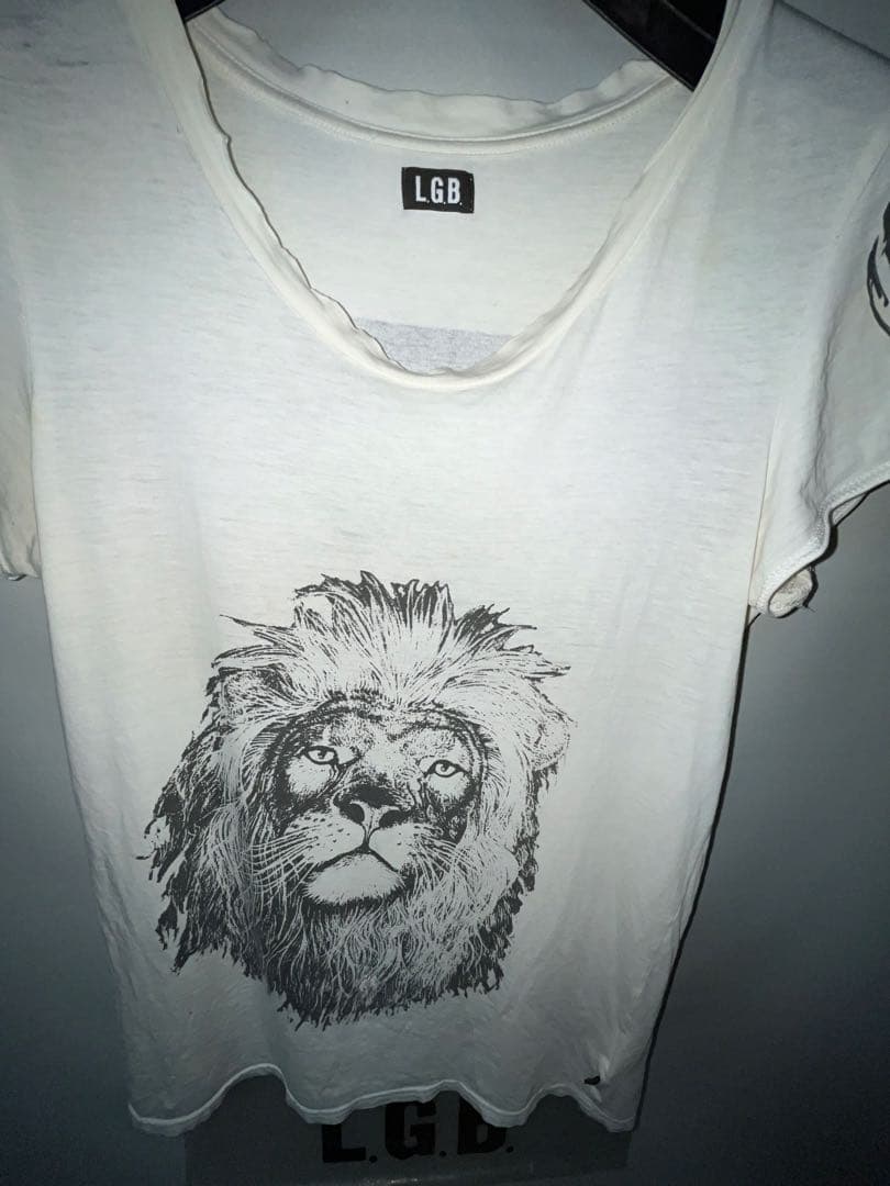 L.G.B. ライオングラフィックプリント Tシャツ