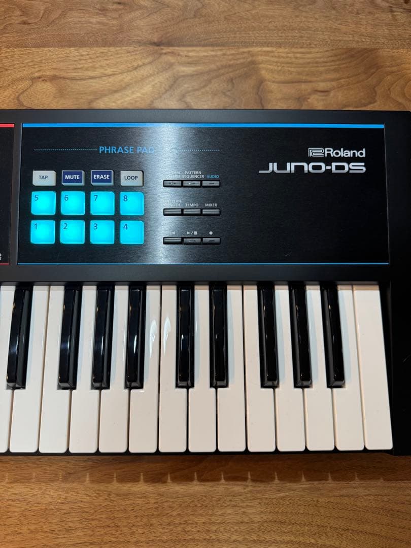 【動作確認済/送料込】Roland JUNO-DS 61シンセサイザー