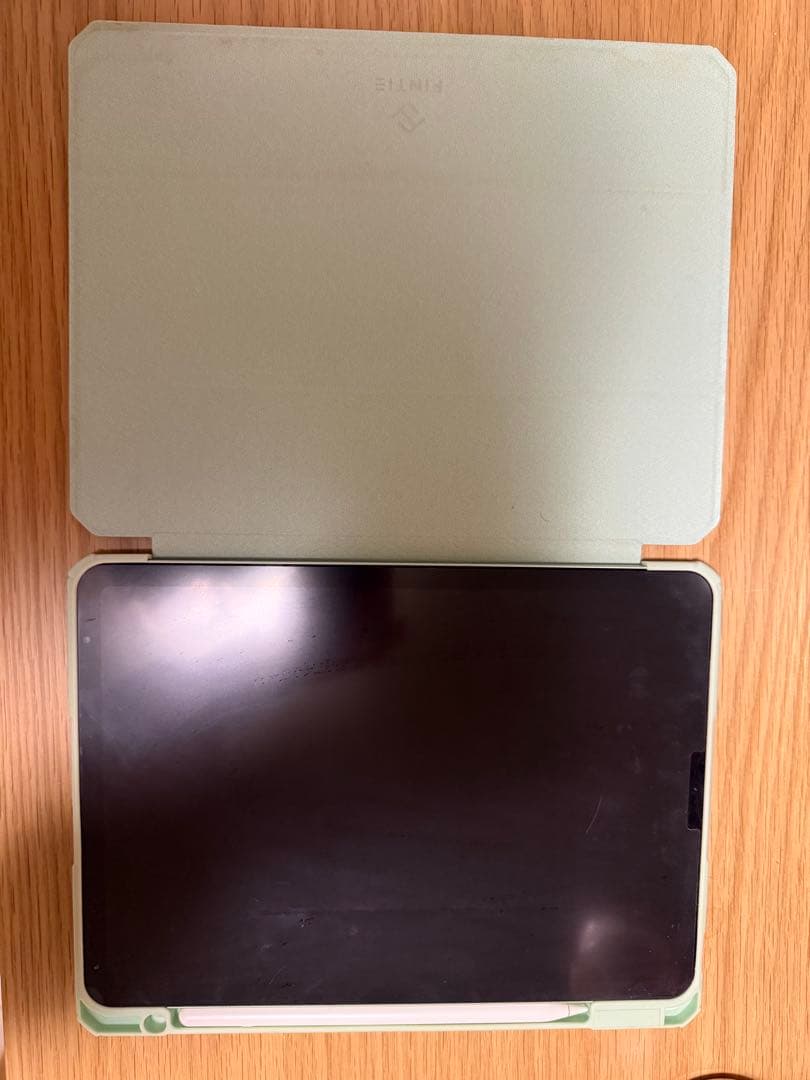 iPad Air 4世代　(カバー・Apple Pencil・キーボード付き)