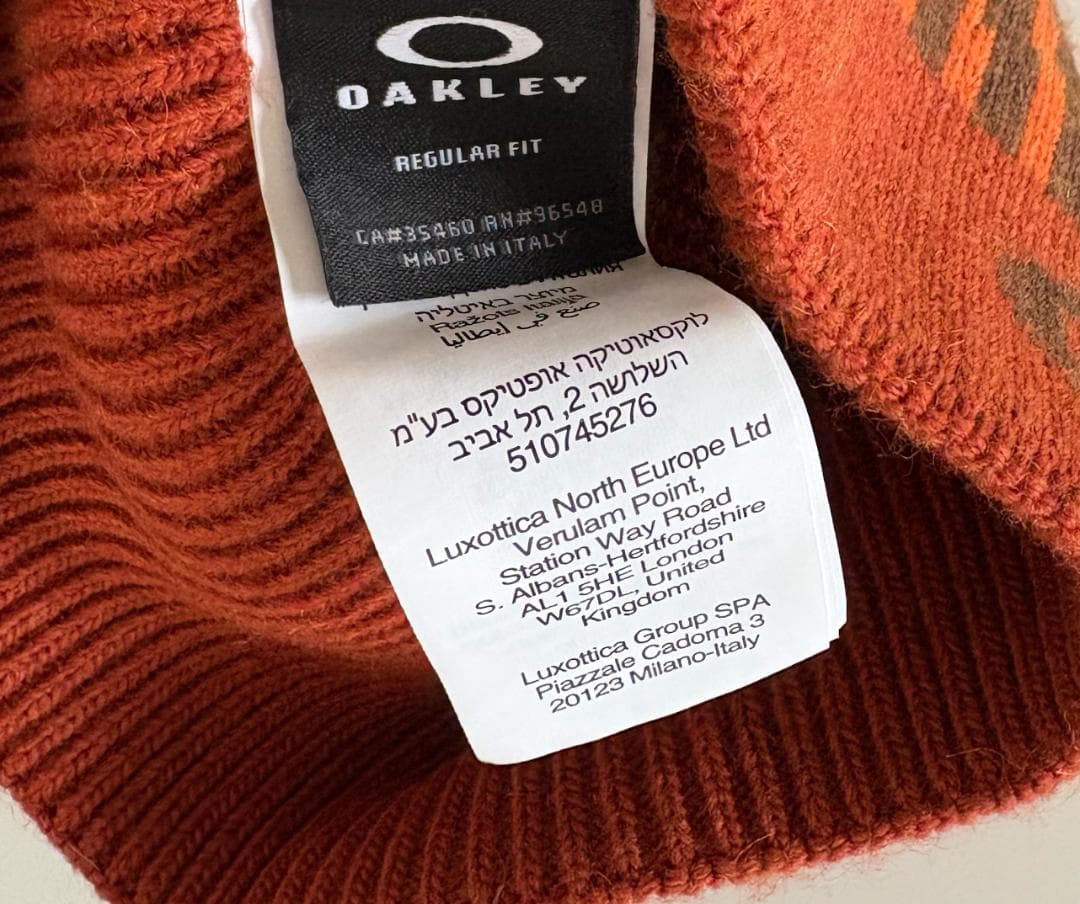 Oakley ノルディック タッセル ニット帽（ユニセックス）