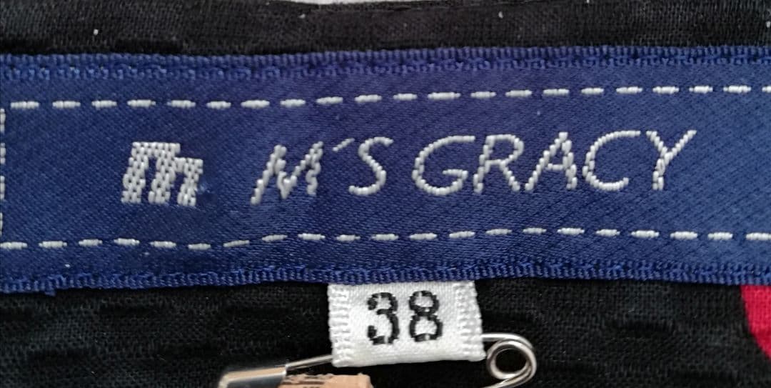 M'S GRACY　最上級にかわいいイチゴ柄 半袖ワンピース
