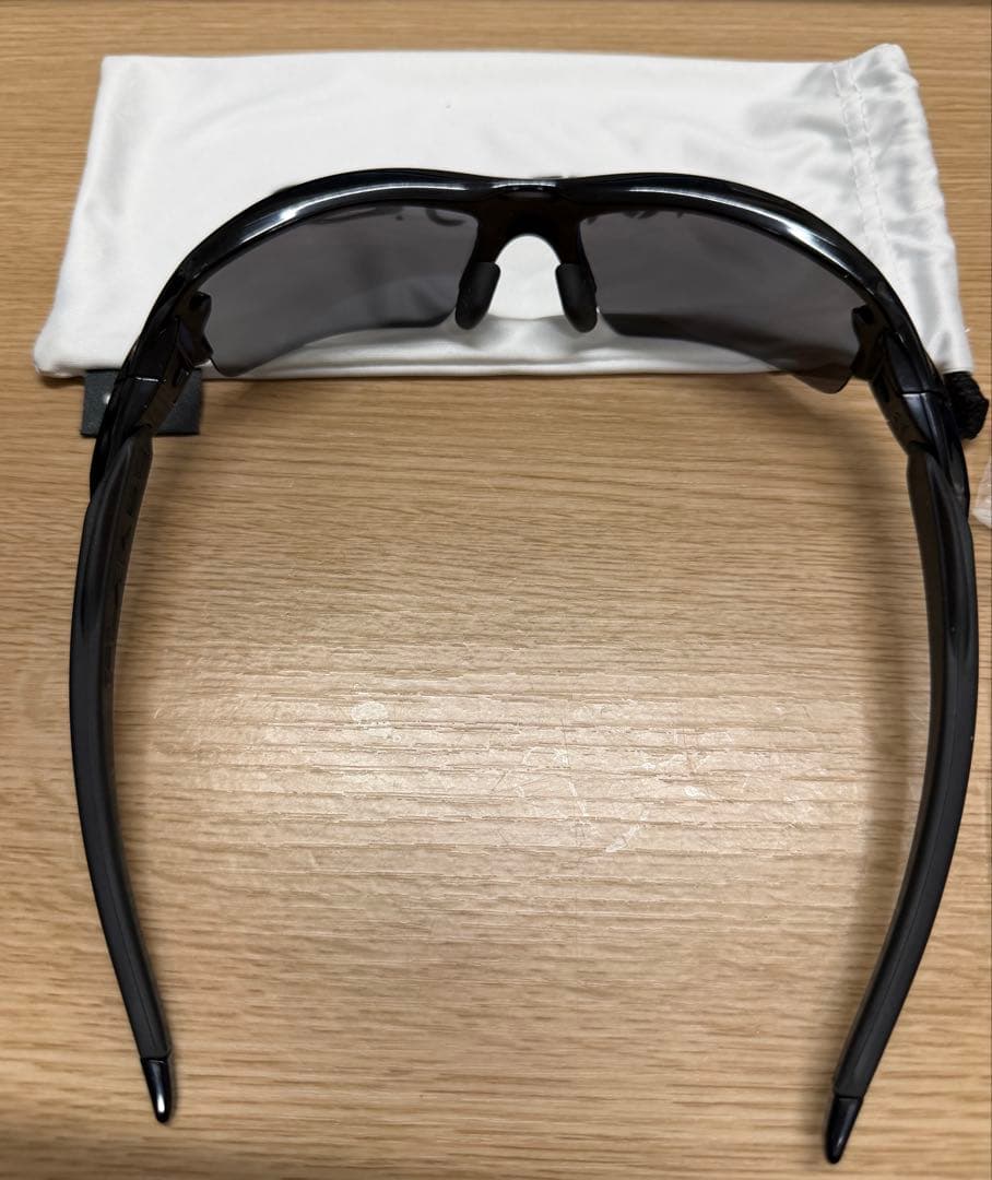 こ*く様 Oakley サングラス スモーク偏光レンズ ケース付き(カスタム)