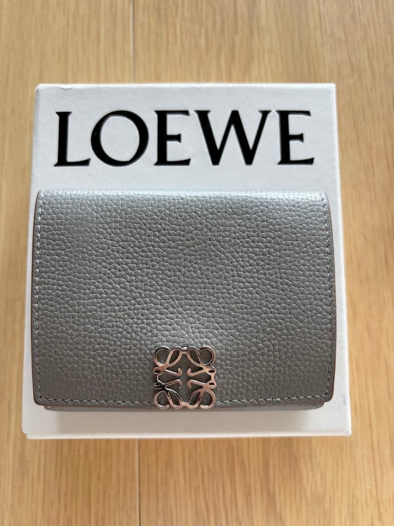 【Chii】LOEWE 財布　アナグラム トライフォールド ウォレット