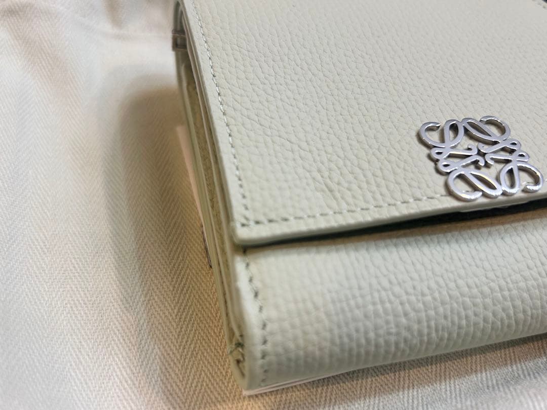 LOEWE ミントグリーン 財布　アナグラム コンパクト フラップウォレット