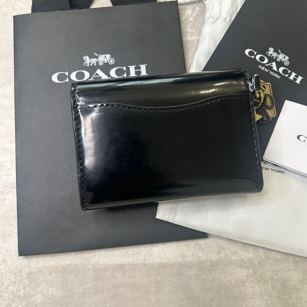 COACH フラップ 二つ折り財布 タビー カードケース チャーム付