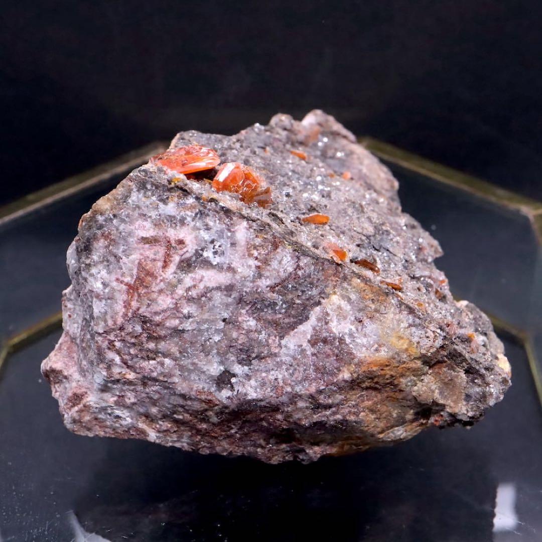 モリブデン鉛鉱 402,6g ウェルフェナイト WF078 天然石 原石