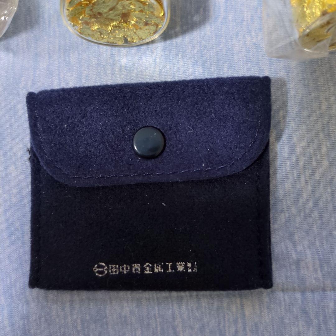 田中貴金属工業　金箔入り瓶5本＆収納ケース