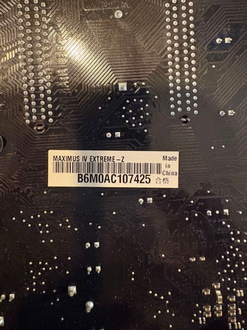 ASUS MAXIMUS IV EXTREME Z ATXマザーボードオマケ付き