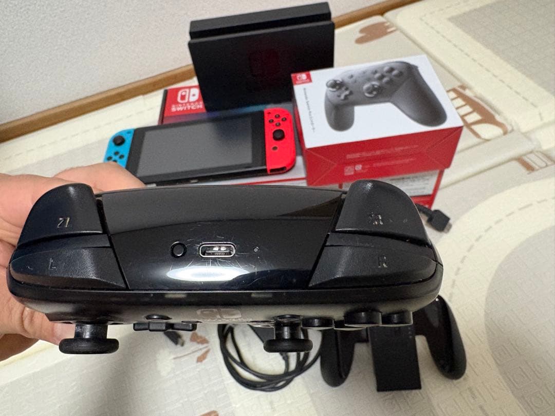Nintendo Switch ネオンレッド/ネオンブルー 本体とプロコンセット
