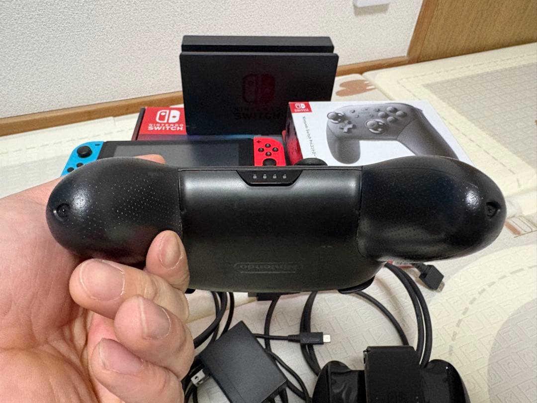 Nintendo Switch ネオンレッド/ネオンブルー 本体とプロコンセット