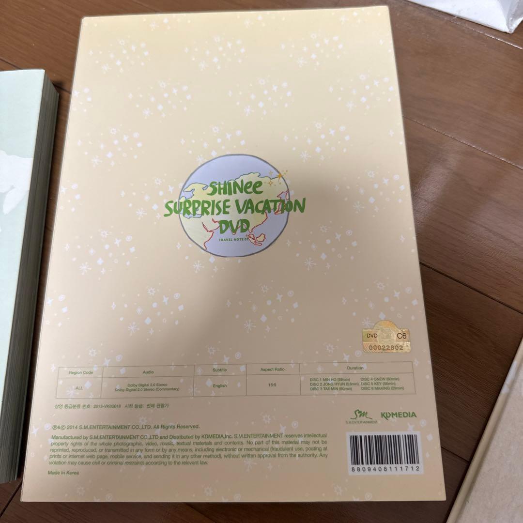 SHINee SURPRISE VACATION DVD＆book