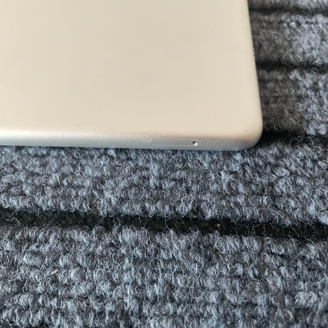 57 iPad Air3 3世代 64GB SIMフリーモデル シルバー