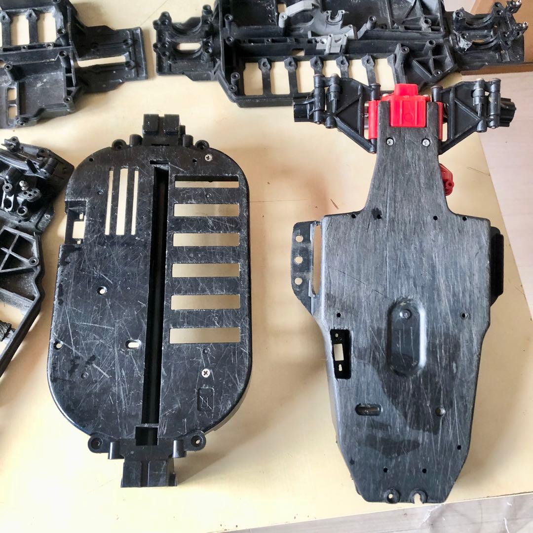 タミヤ 1/10RCシャーシ5台+ジャンクパーツ大量 まとめて