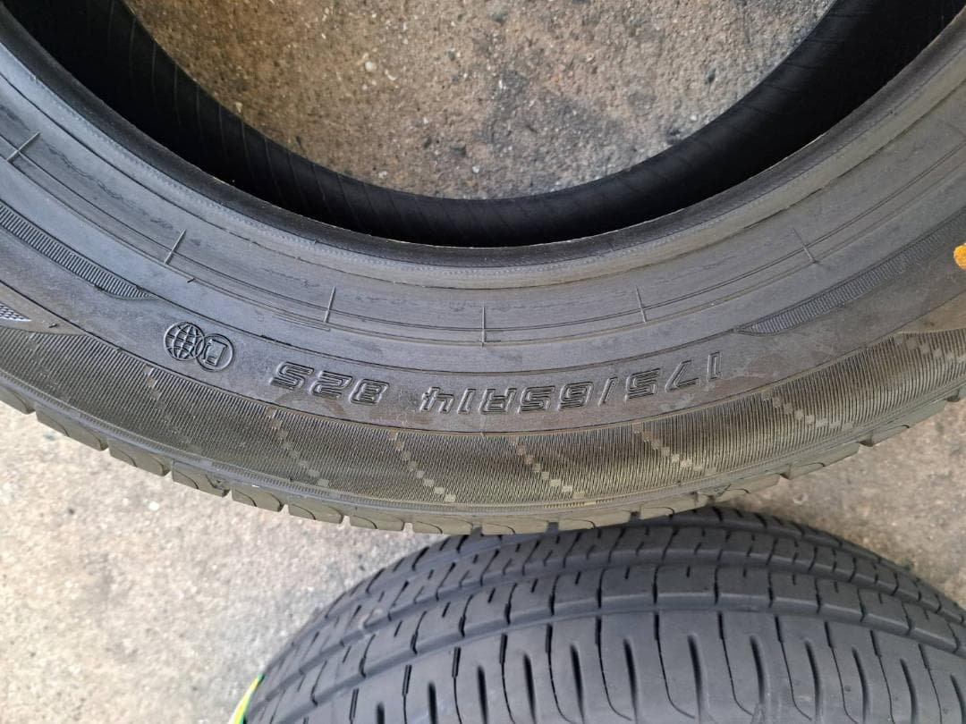 DUNLOP エナセーブ　タイヤ　新品　４本セット