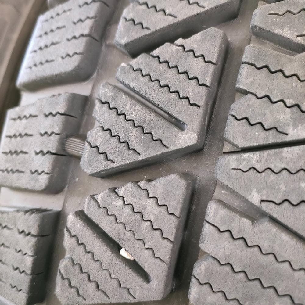 タイヤ・ホイール BRIDGESTONE 285/50R20 BLIZZAK DMV3 YW854