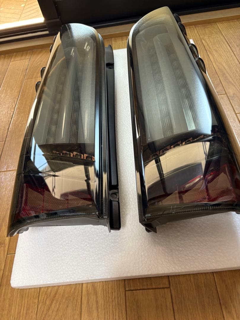 ハイエース200系Valenti Jewel LED Tail Lamp