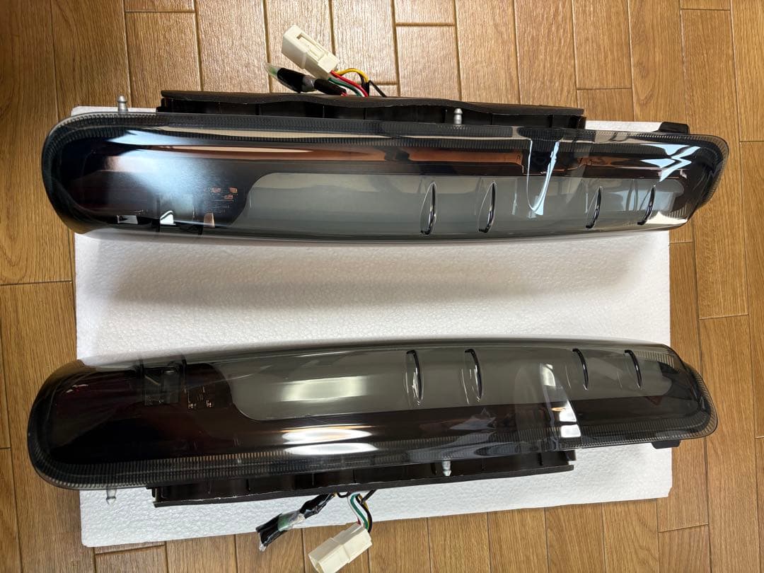 ハイエース200系Valenti Jewel LED Tail Lamp