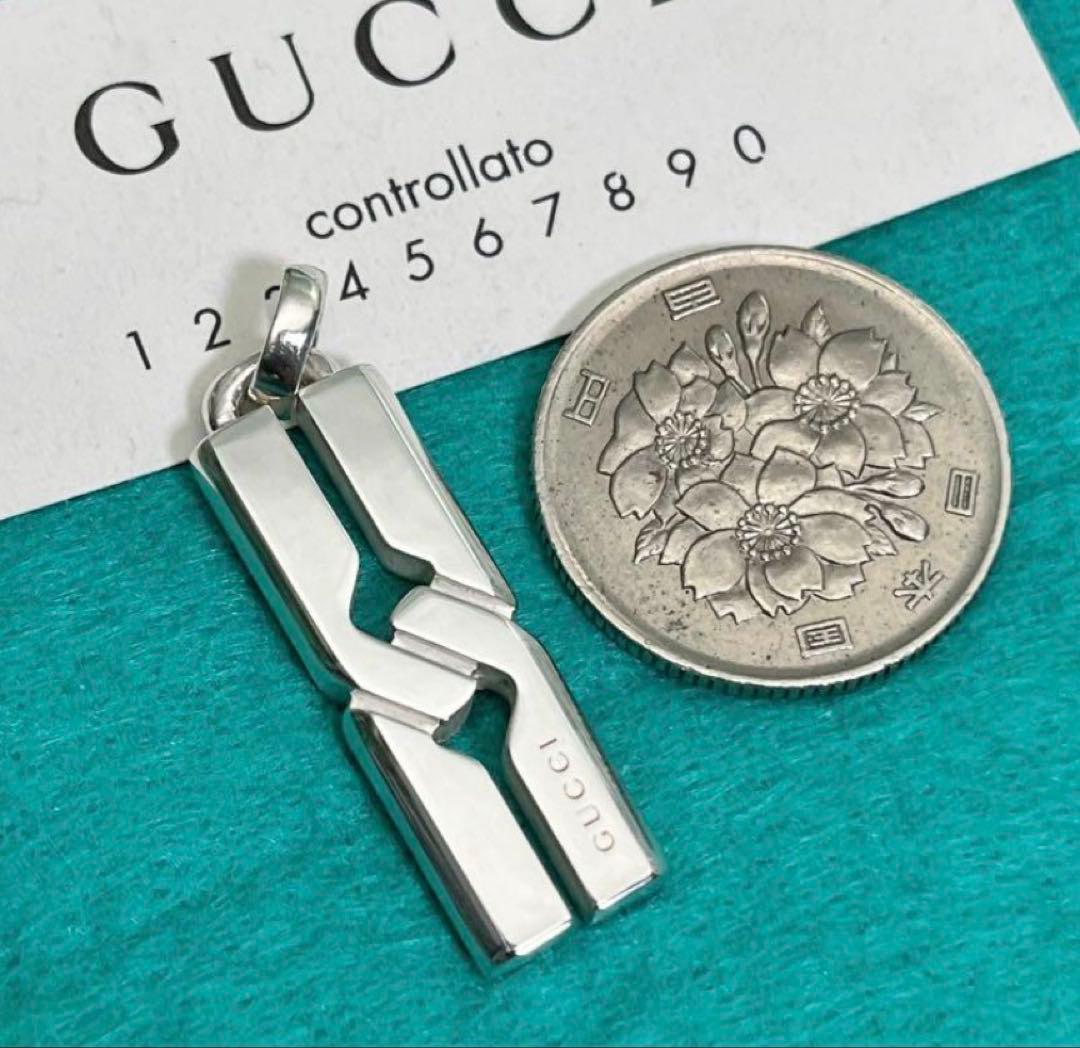 美品　GUCCI ノットペンダント