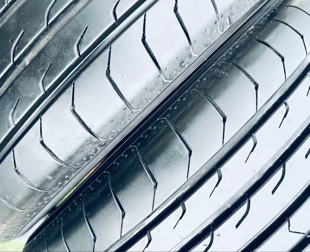 215/60 R17、YOKOHAMA BluEarth RV-03、2025年