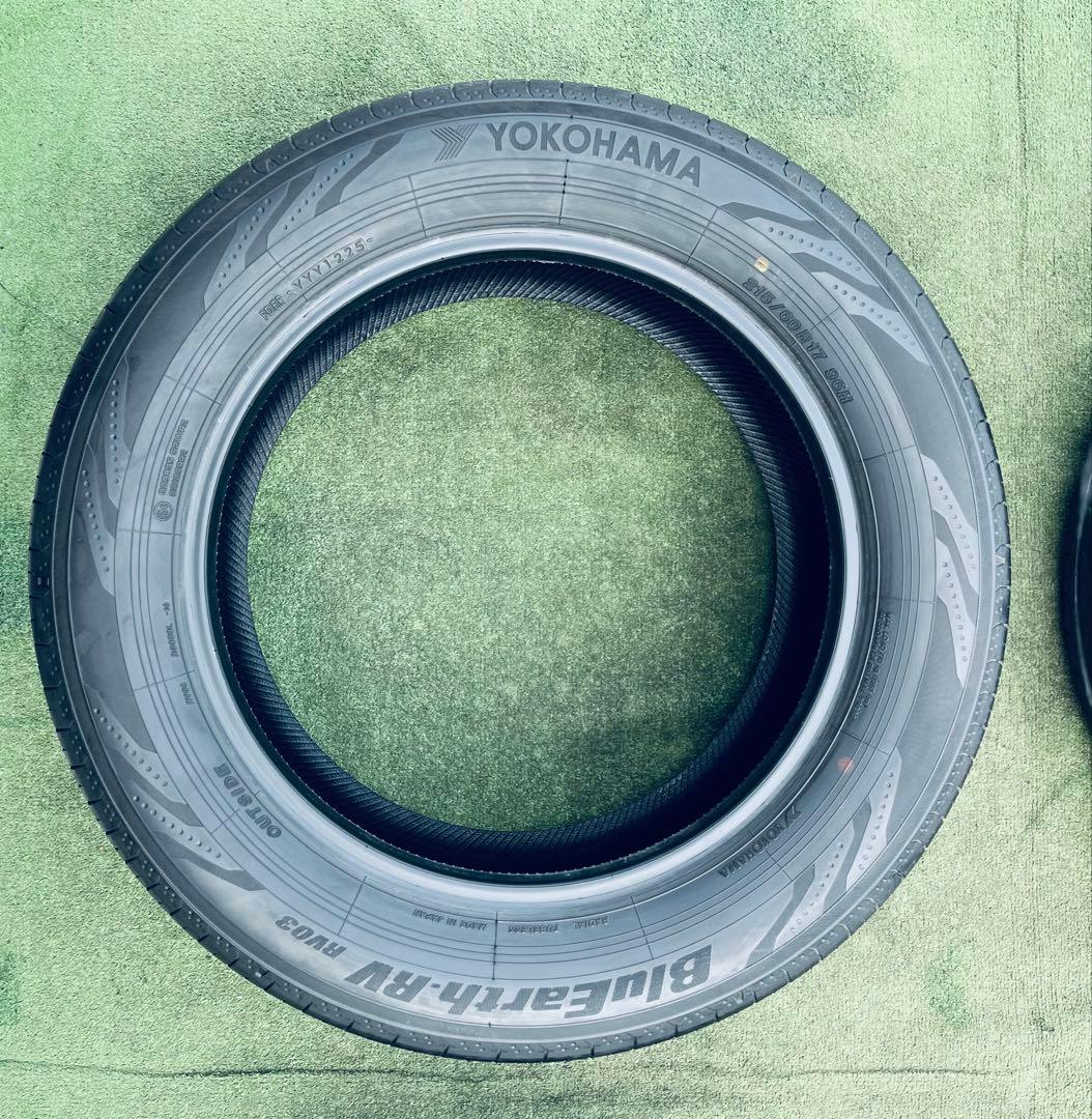 215/60 R17、YOKOHAMA BluEarth RV-03、2025年