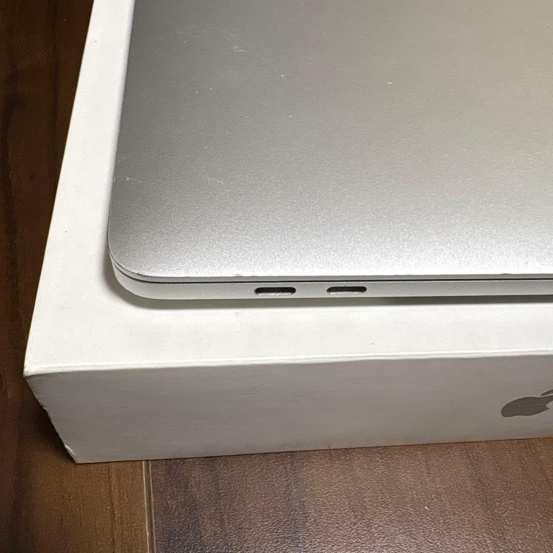 MacBook Pro (13インチ 2020 TB3×4ポート)
