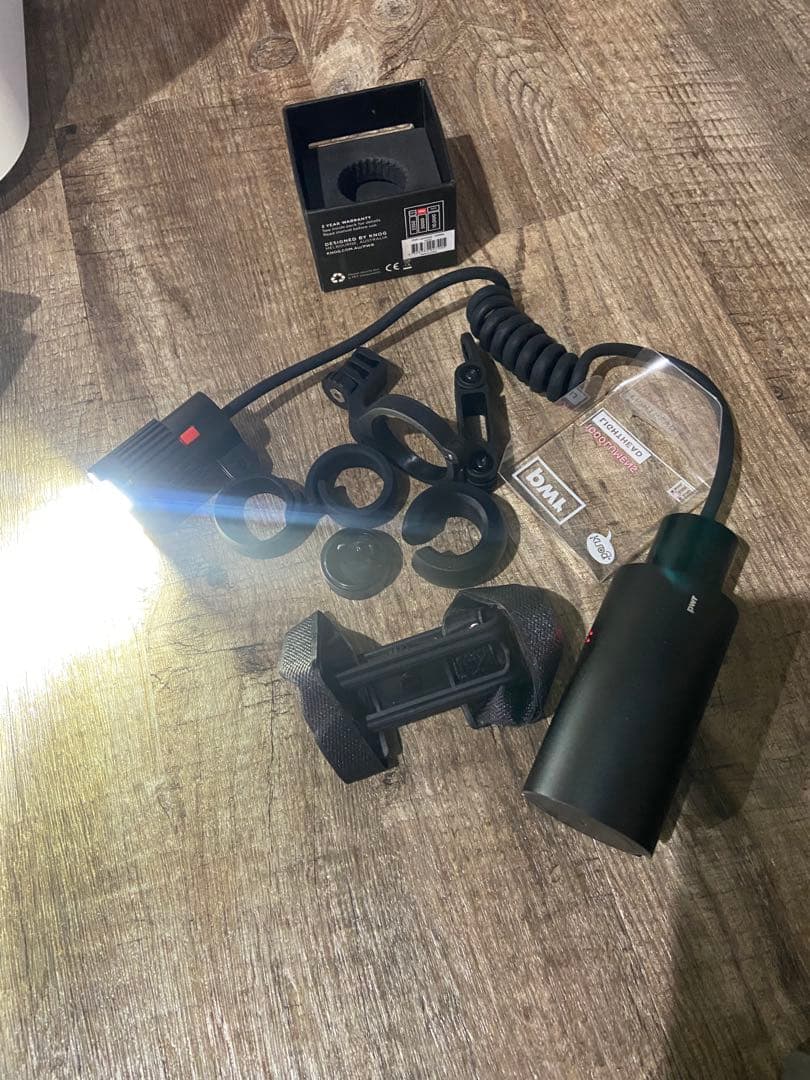 knog 10,000mAh パワーバンク　マウント　ライト