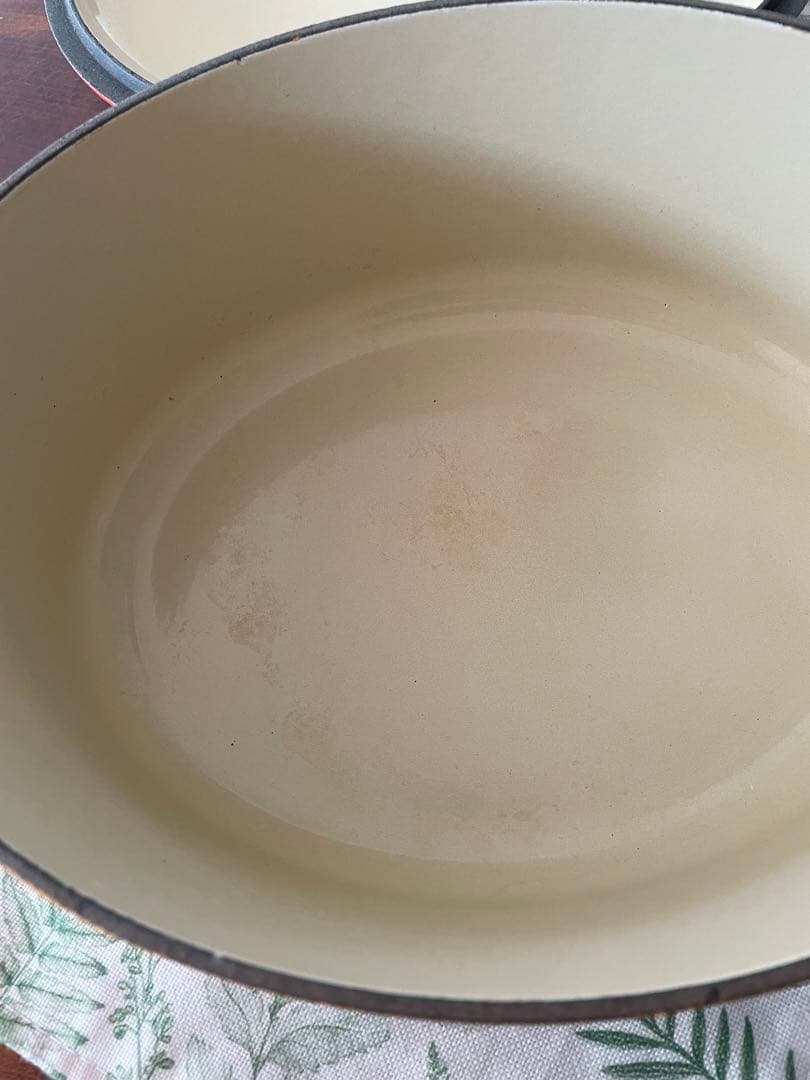 Le Creuset 両手鍋 オレンジと赤のグラデーション