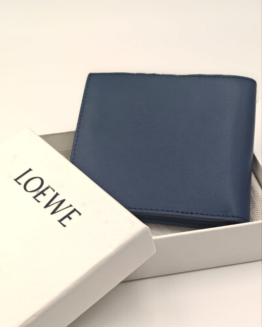 LOEWE 二つ折り財布 ネイビー 中古美品