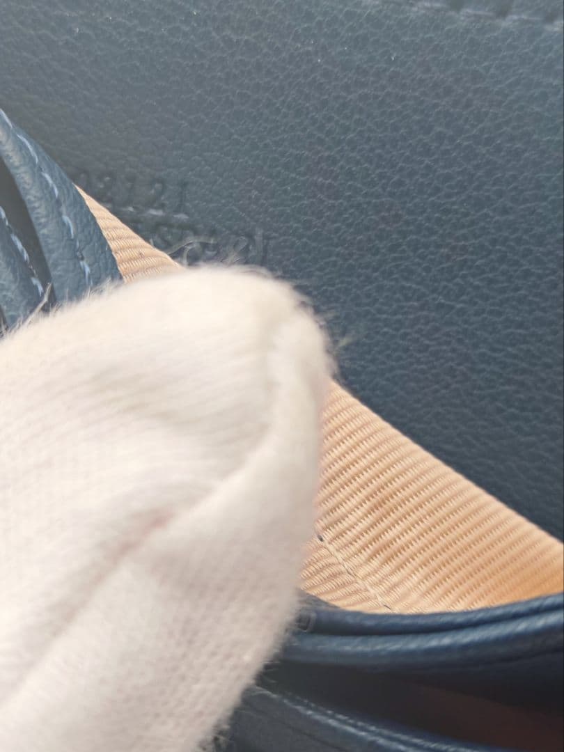LOEWE 二つ折り財布 ネイビー 中古美品