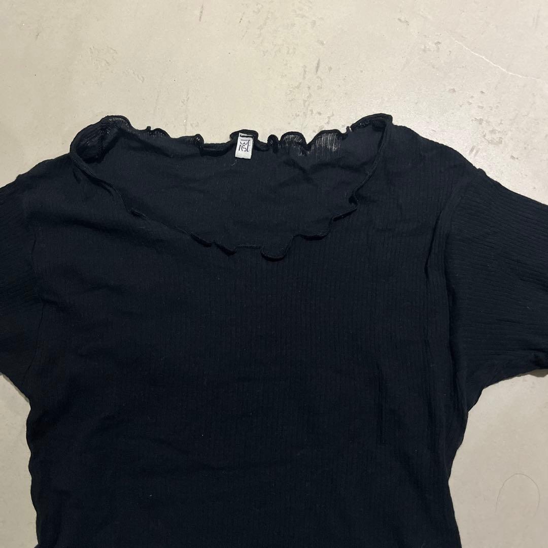 BASERANGE フリルネック 黒 半袖 Tシャツ ベースレンジ