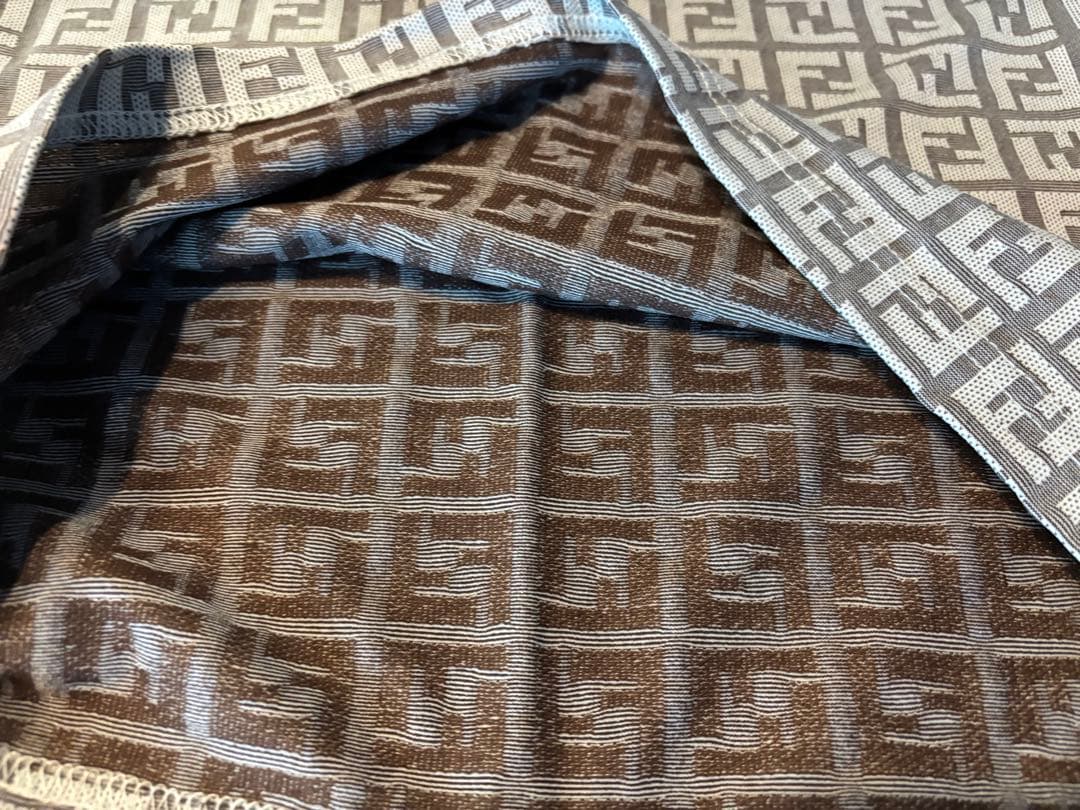 FENDI フェンディ　Mサイズ　Tシャツ　レディース　半袖