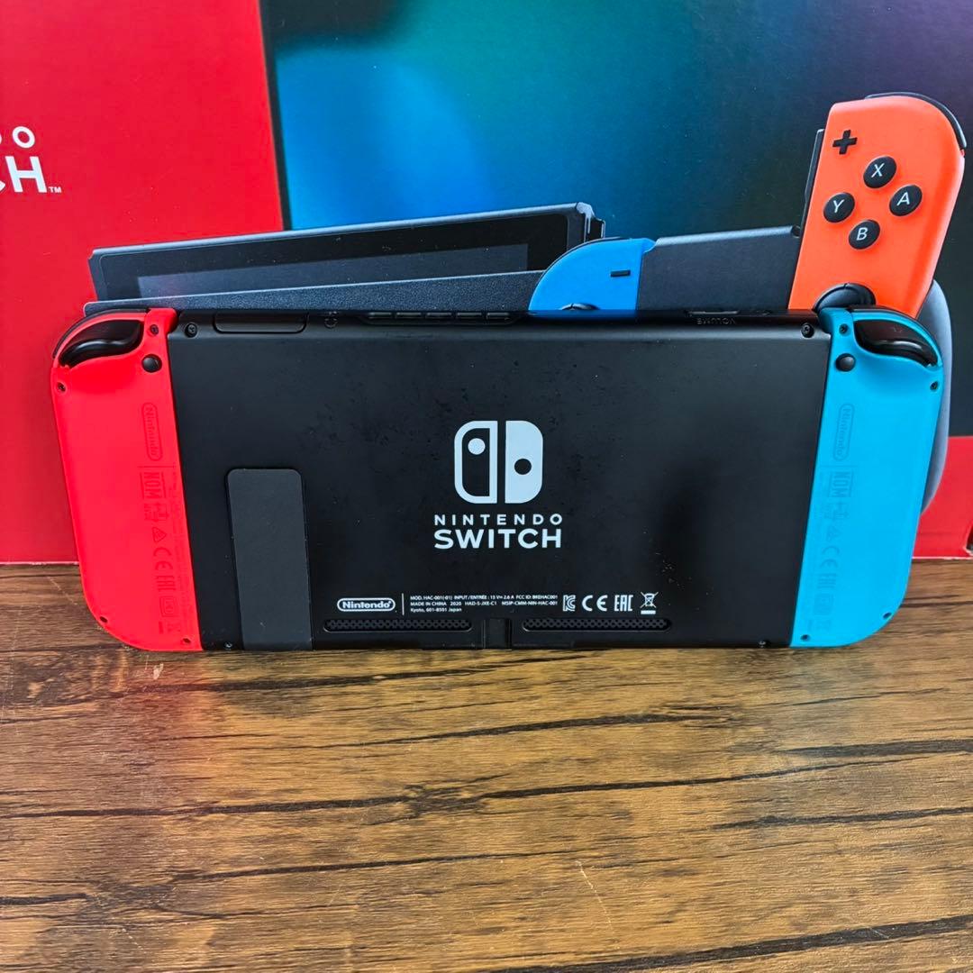 【送料込】Nintendo Switch バッテリー強化版　箱付き　おまけ付き