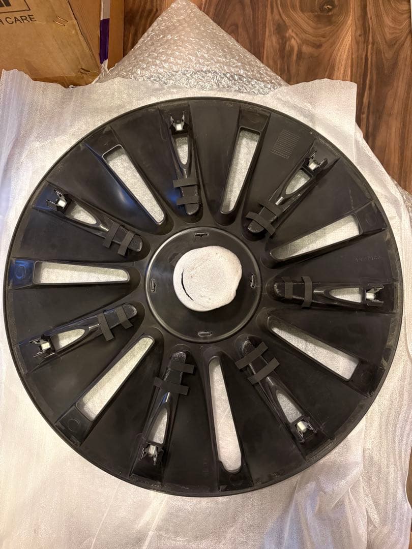 テスラ19インチ マットブラック ホイールカバー 4個セット(Tesla)