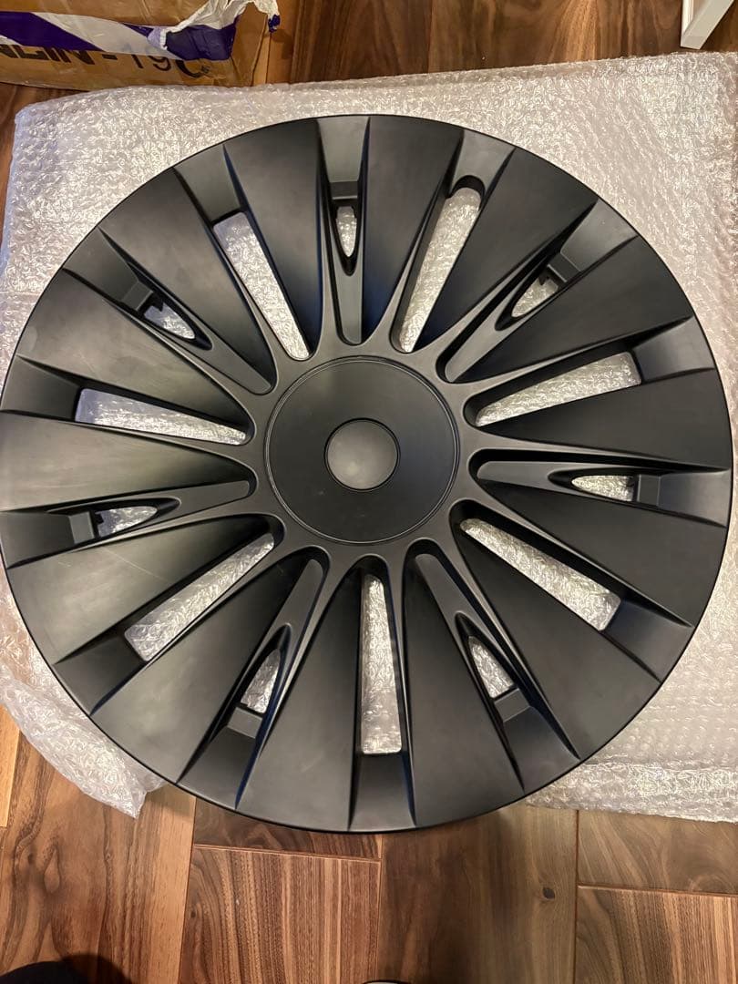 テスラ19インチ マットブラック ホイールカバー 4個セット(Tesla)