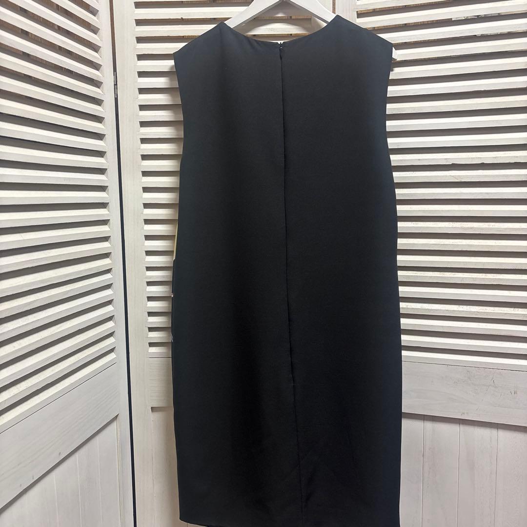 Sam様BOUTIQUE MOSCHINO花柄ノースリーブひざ丈ワンピース