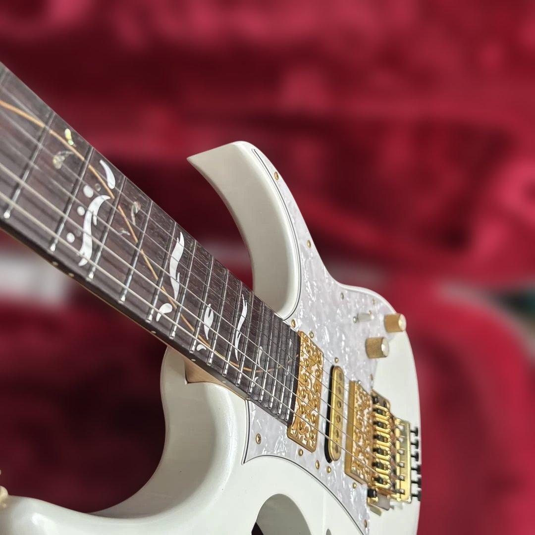 Ibanez PIA (Steve Vai )エレキギター ホワイト ケース付き
