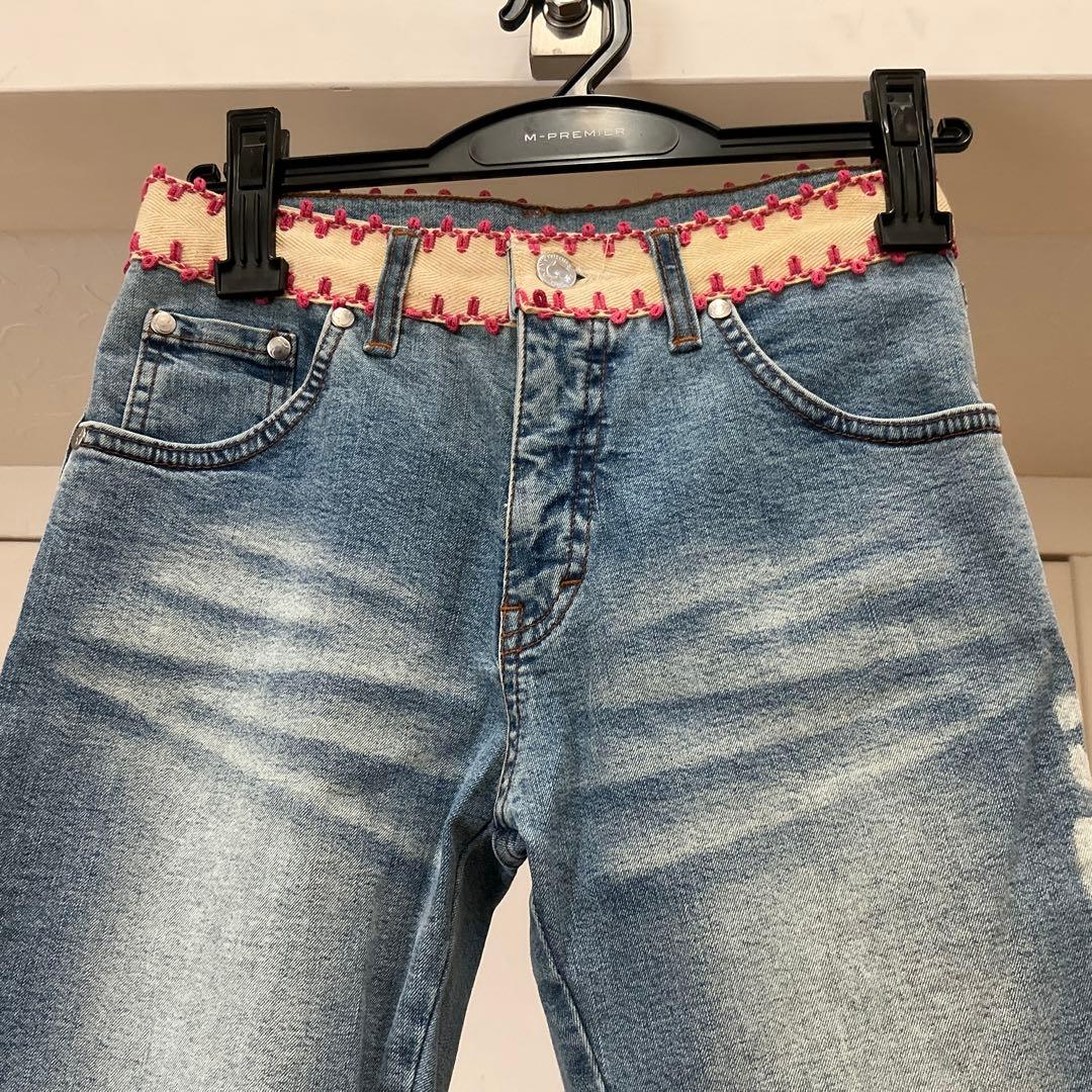 ブルーガール　刺繍付きブーツカットデニム・フレアデニム